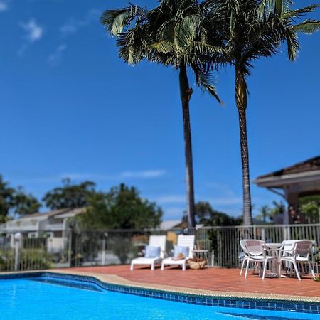 Island Palms Motor Inn Forster Exterior photo