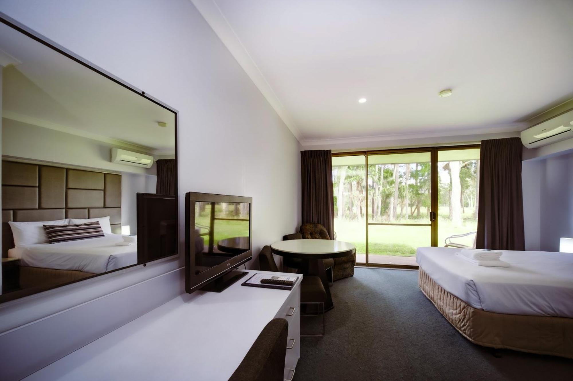 Island Palms Motor Inn Forster Room photo